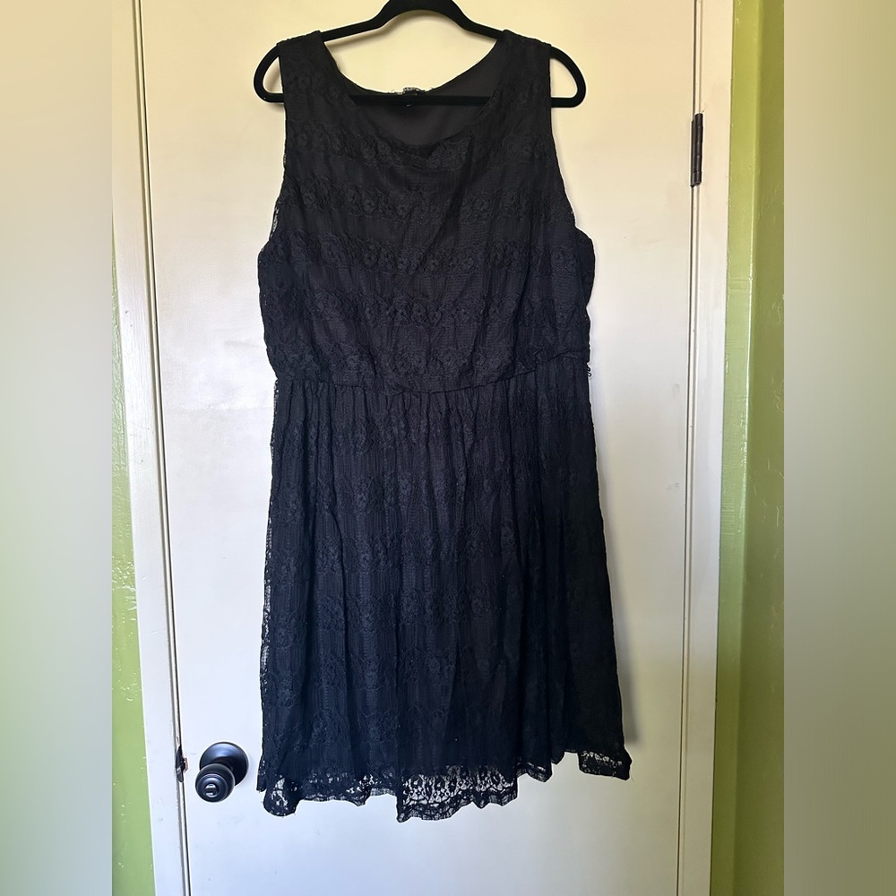 Forever Woman Black Dress. Size 2X.